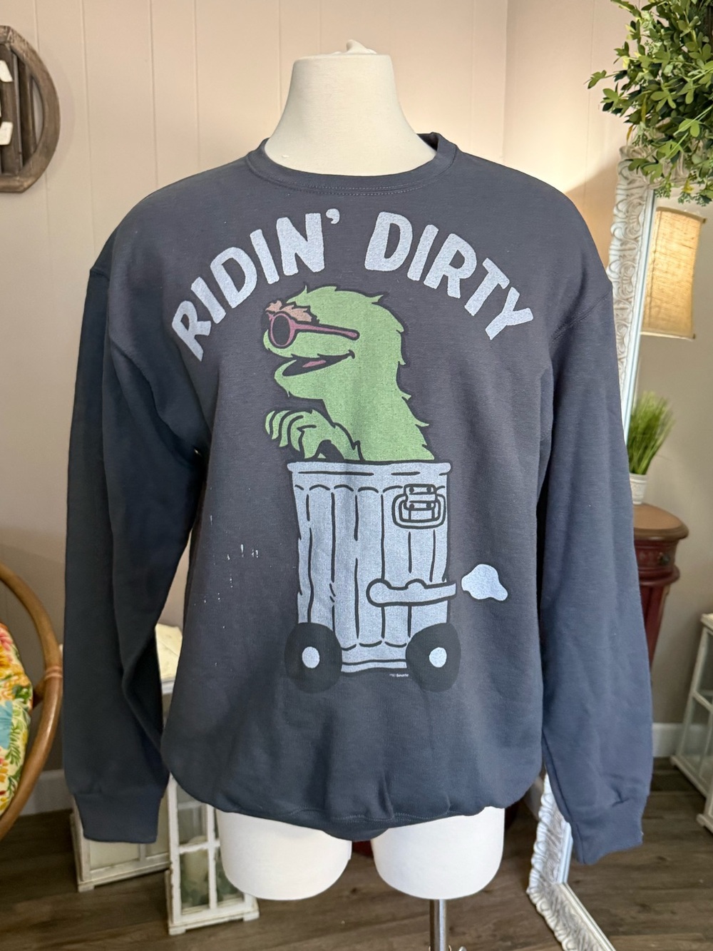 Sesame Street • Oscar Ridin Dirty Crewneck Sweatshirt